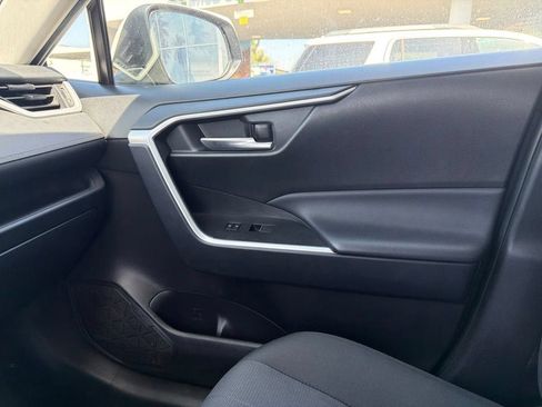 Used 2025 Toyota RAV4 XLE AWD/4WD image 18