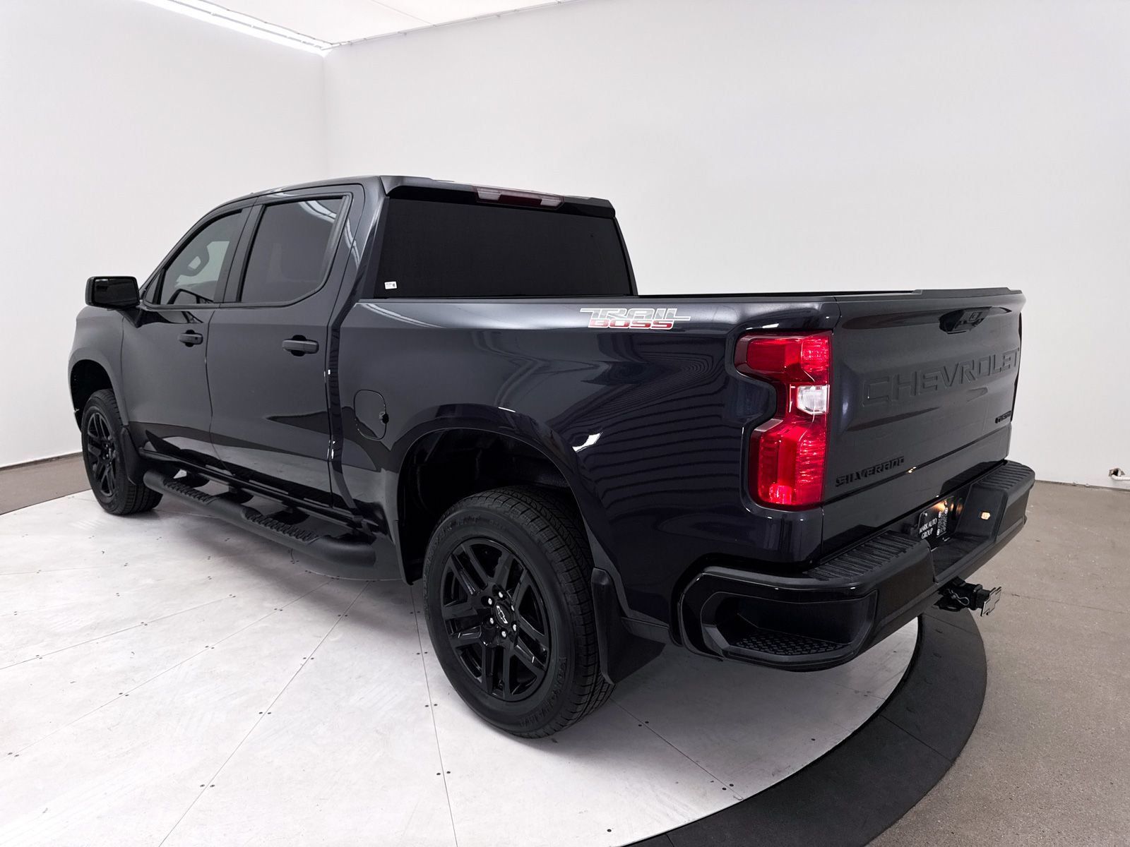 Used 2024 Chevrolet Silverado 1500 Custom Trail Boss w/ Turbomax Blackout Package AWD/4WD image 14