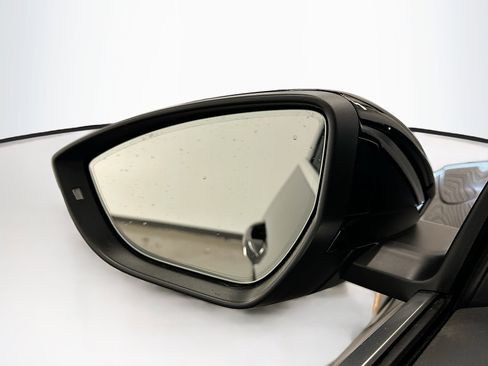 Used 2023 Audi e-tron Premium Plus w/ Premium Plus Package image 16