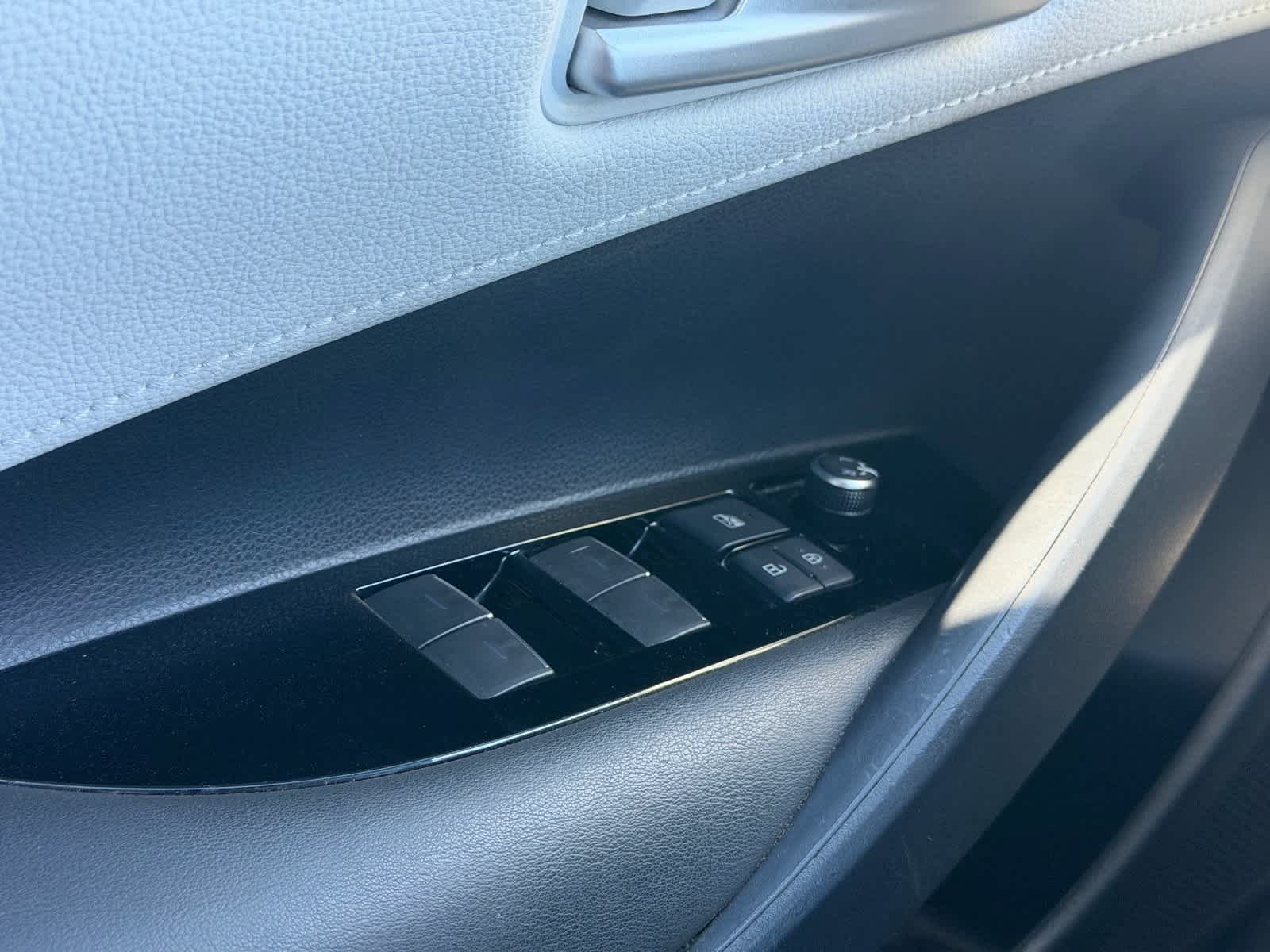 Used 2019 Toyota Corolla SE w/ SE Option Package FWD image 27