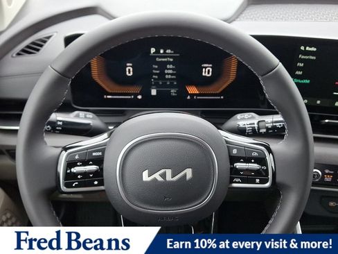 New 2026 Kia Carnival EX FWD image 18