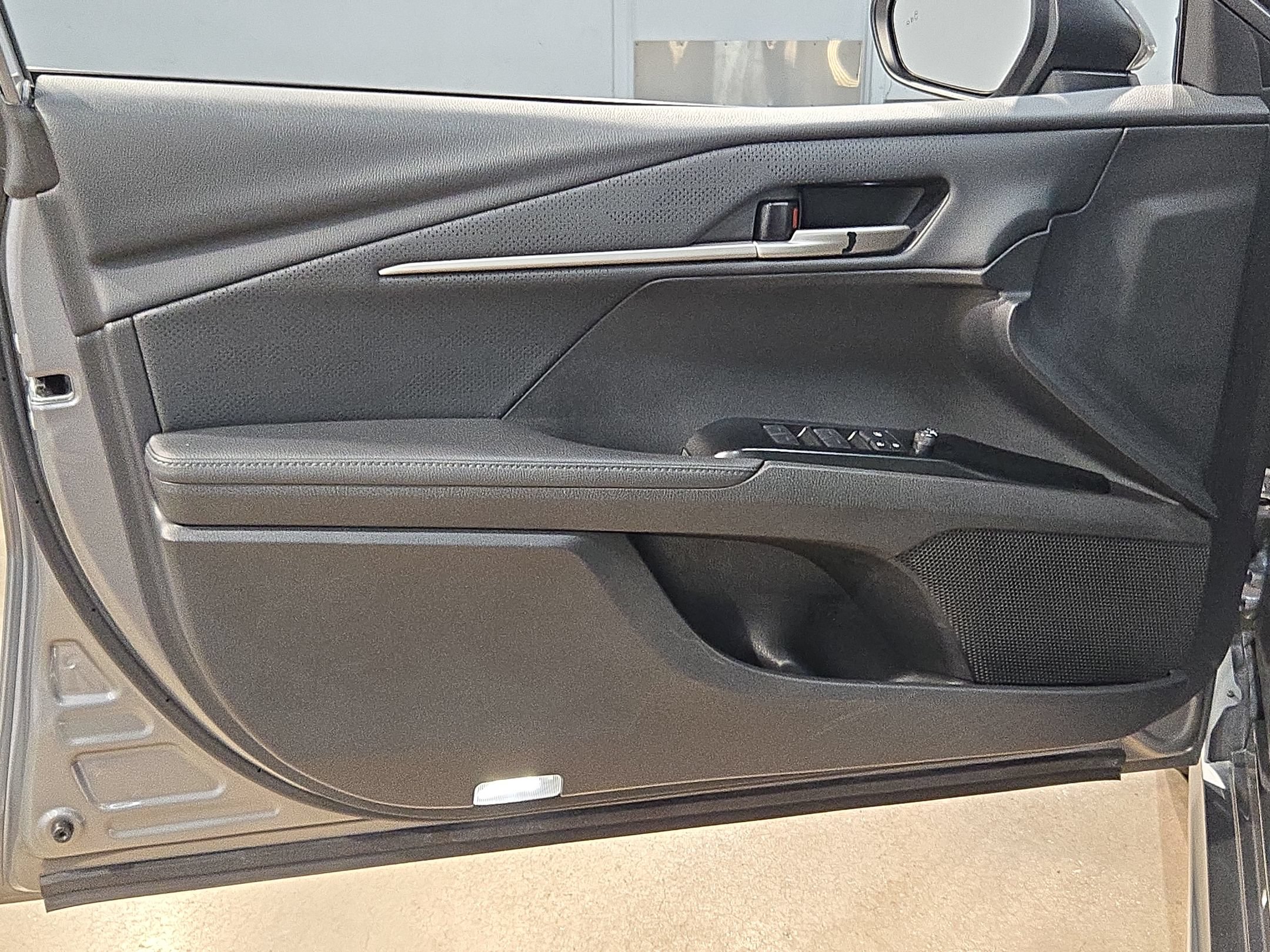 Used 2025 Toyota Camry XSE FWD image 20