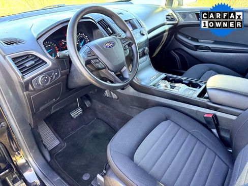 Used 2019 Ford Edge SE image 11