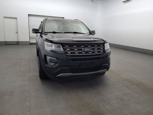 Used 2016 Ford Explorer XLT w/ Equipment Group 202A AWD/4WD image 14