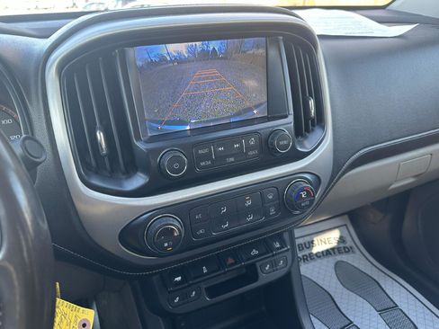 Used 2015 GMC Canyon SLT w/ Driver Alert Package image 12