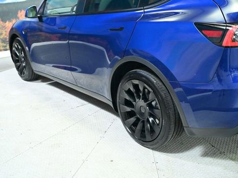 Used 2021 Tesla Model Y Long Range image 7