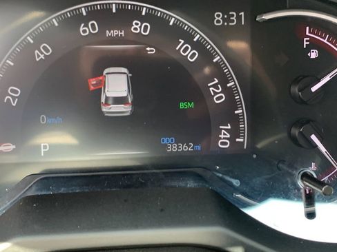 Used 2024 Toyota RAV4 LE AWD/4WD image 30
