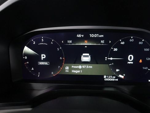 Used 2025 Mitsubishi Outlander AWD image 46