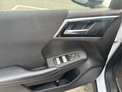 Used 2022 Mitsubishi Outlander ES image 6