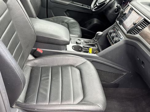 Used 2018 Volkswagen Atlas SEL Premium image 18