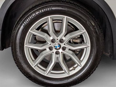 Used 2019 BMW X5 xDrive40i w/ Luxury Seating Package AWD/4WD image 23