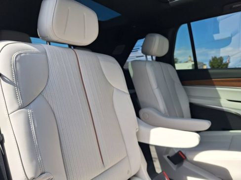 New 2026 Cadillac Vistiq Sport w/ LPO, Floor Liner Package AWD/4WD image 30