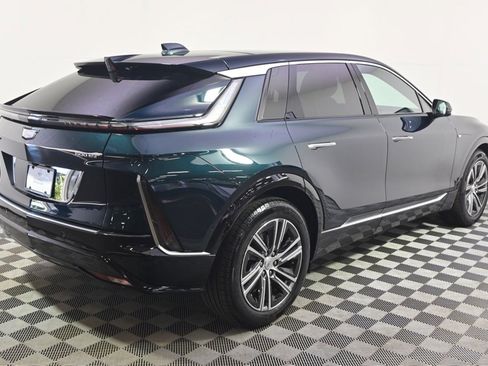 New 2025 Cadillac Lyriq Luxury image 7