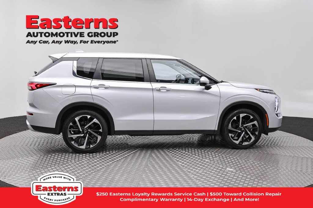 Used 2024 Mitsubishi Outlander SE FWD image 5