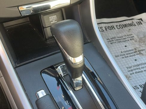 Used 2015 Honda Accord LX image 19