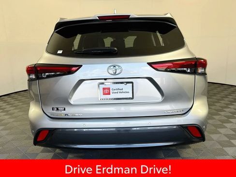Certified 2023 Toyota Highlander Limited FWD image 22