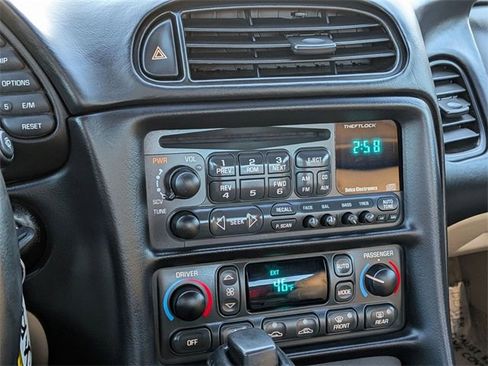 Used 2004 Chevrolet Corvette Convertible w/ Preferred Equipment Group image 23