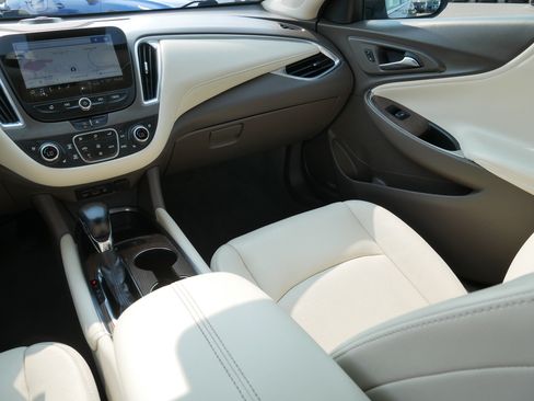 Used 2024 Chevrolet Malibu LT FWD image 11