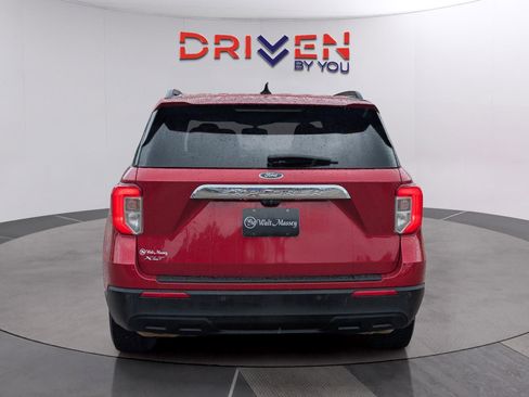 Used 2022 Ford Explorer XLT RWD image 8