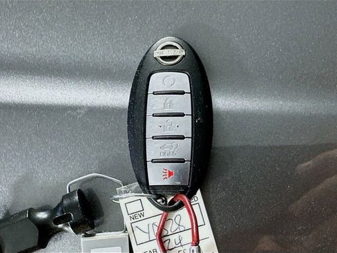 Used 2024 Nissan Armada SL image 36