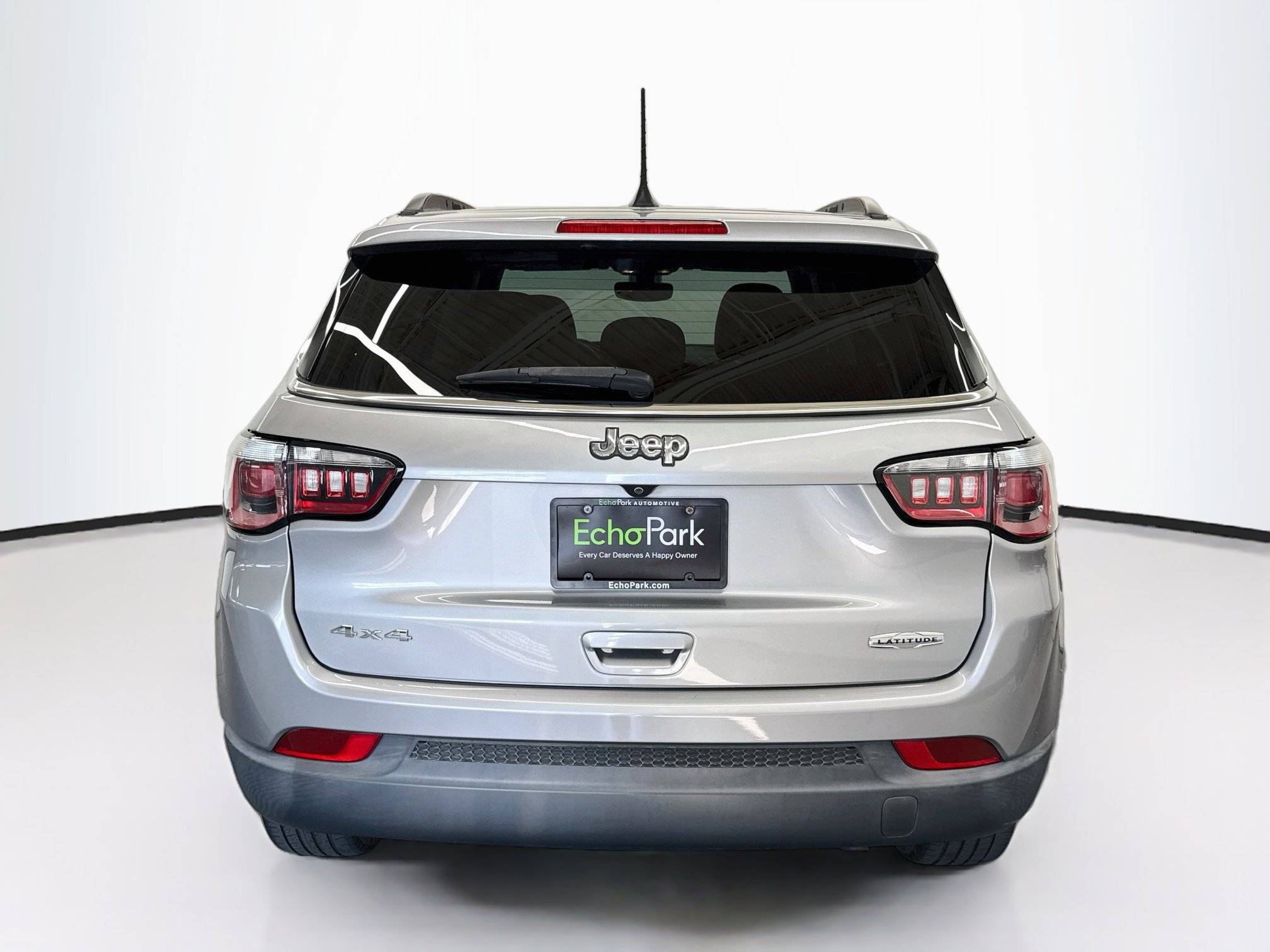 Used 2018 Jeep Compass Latitude w/ Popular Equipment Group AWD/4WD image 7