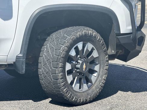 Used 2021 Chevrolet Silverado 2500 Custom w/ Custom Value Package image 12