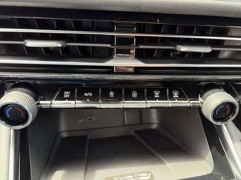 New 2026 Chevrolet Traverse RS image 25