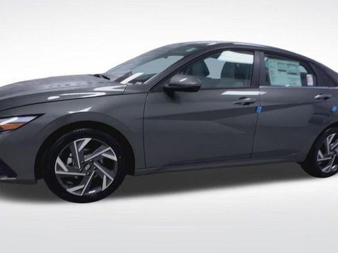New 2026 Hyundai Elantra Limited FWD image 4