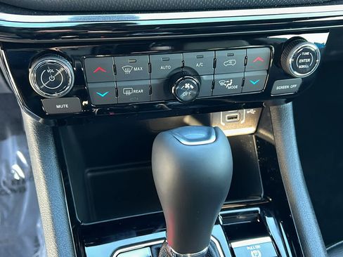 New 2026 Jeep Compass Limited image 14