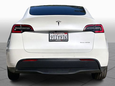 Used 2021 Tesla Model Y Long Range image 5