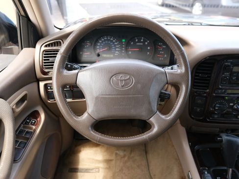 Used 2000 Toyota Land Cruiser AWD/4WD image 28