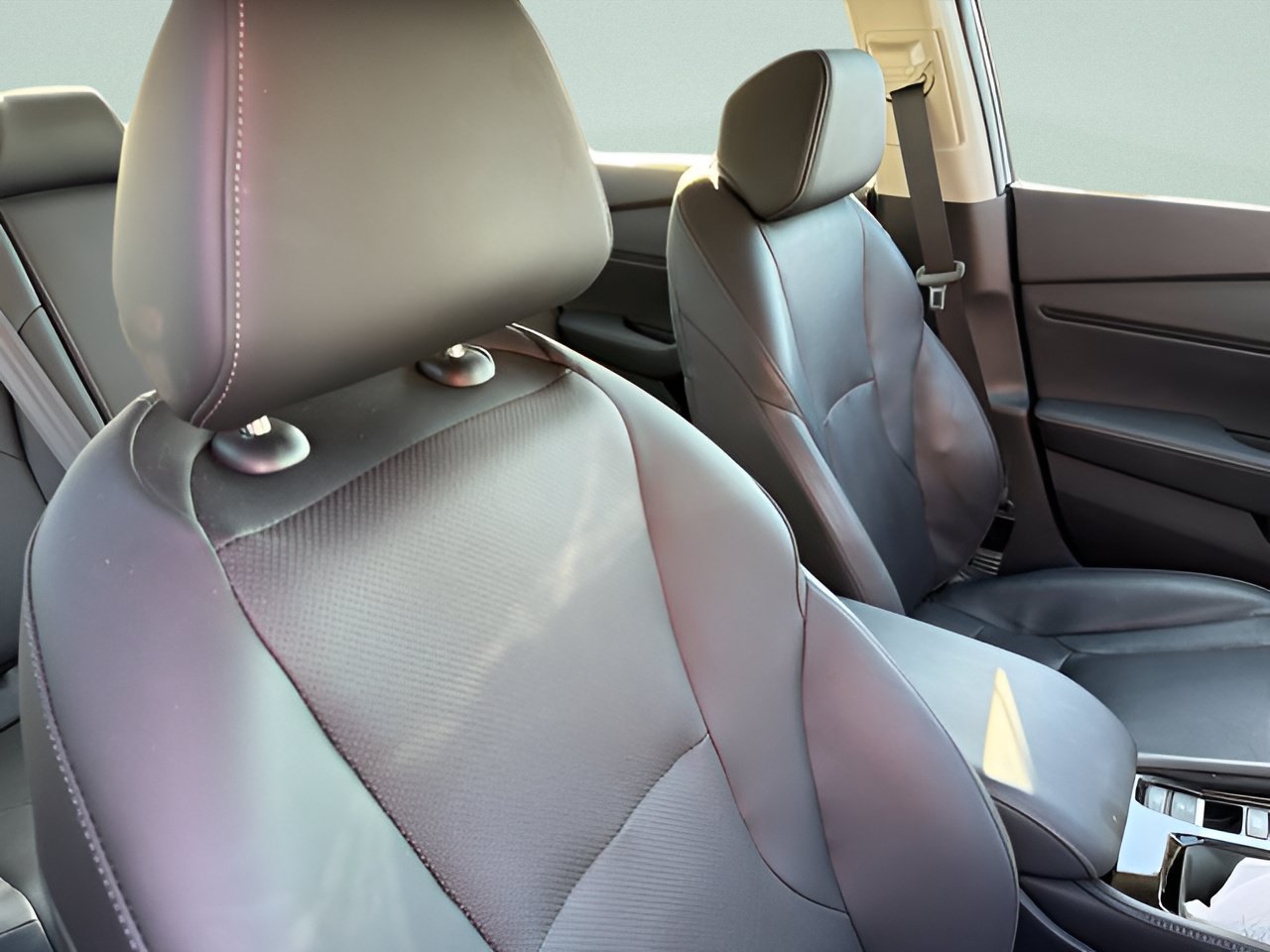 Used 2023 Honda Accord Touring image 6
