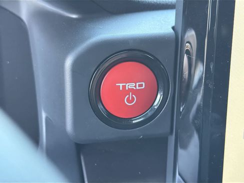 Used 2025 Toyota Tacoma TRD Sport w/ TRD Sport Upgrade Package AWD/4WD image 26