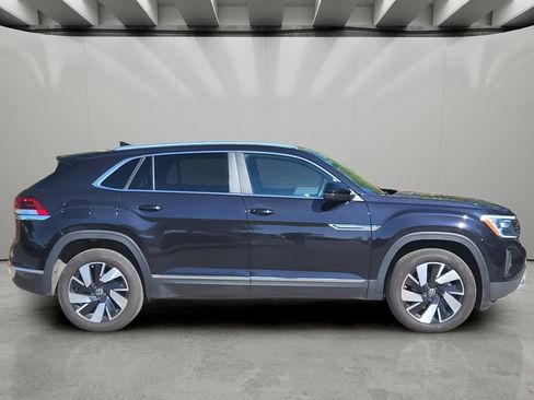 Used 2025 Volkswagen Atlas Cross Sport SEL AWD/4WD image 4