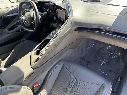 Used 2024 Chevrolet Corvette Stingray Premium Cpe w/ Z51 Performance Package image 24