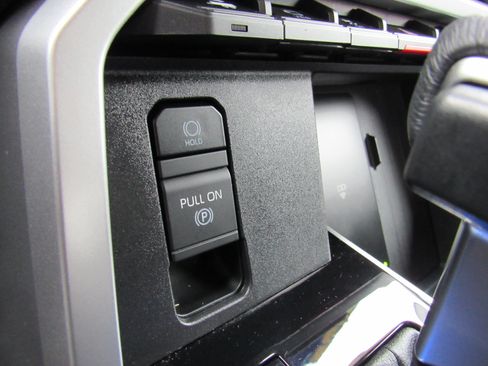 Used 2025 Toyota Tundra Platinum AWD/4WD image 25