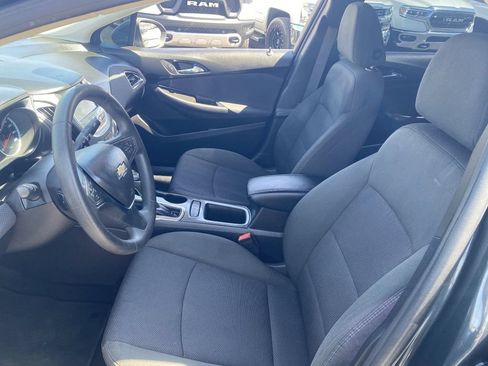 Used 2017 Chevrolet Cruze LT FWD image 17