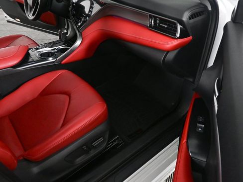 Used 2019 Toyota Camry XSE image 22