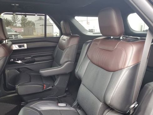 Used 2021 Ford Explorer Platinum w/ Equipment Group 601A image 12