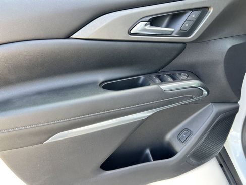 Certified 2024 Chevrolet Traverse LT image 12