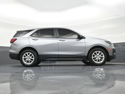 Used 2024 Chevrolet Equinox LS w/ LS Convenience Package FWD image 30