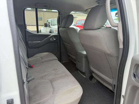 Used 2016 Nissan Frontier SV w/ SV Value Truck Package RWD image 21