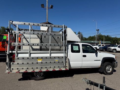Used 2006 GMC Sierra 2500 W/T RWD image 5