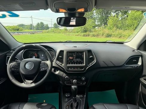 Used 2023 Jeep Cherokee Trailhawk w/ Sun & Sound Group AWD/4WD image 14