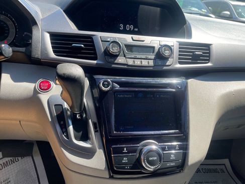 Used 2014 Honda Odyssey EX-L image 17