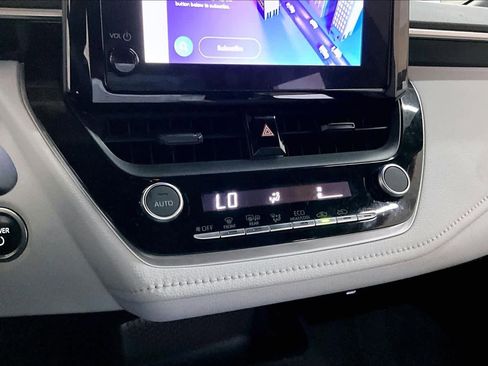 Used 2024 Toyota Corolla SE image 34