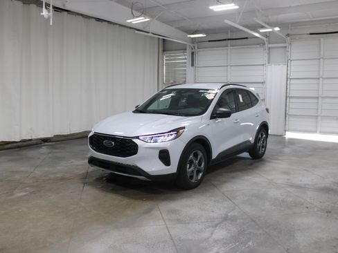 Used 2025 Ford Escape ST-Line FWD image 4