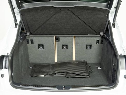 New 2026 Porsche Macan AWD/4WD image 31
