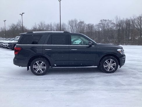 Used 2022 Ford Expedition Limited image 8