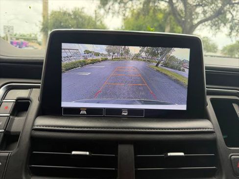 Used 2021 Chevrolet Suburban LT RWD image 28